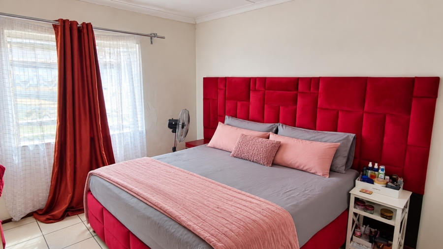 To Let 3 Bedroom Property for Rent in Groenvallei Western Cape
